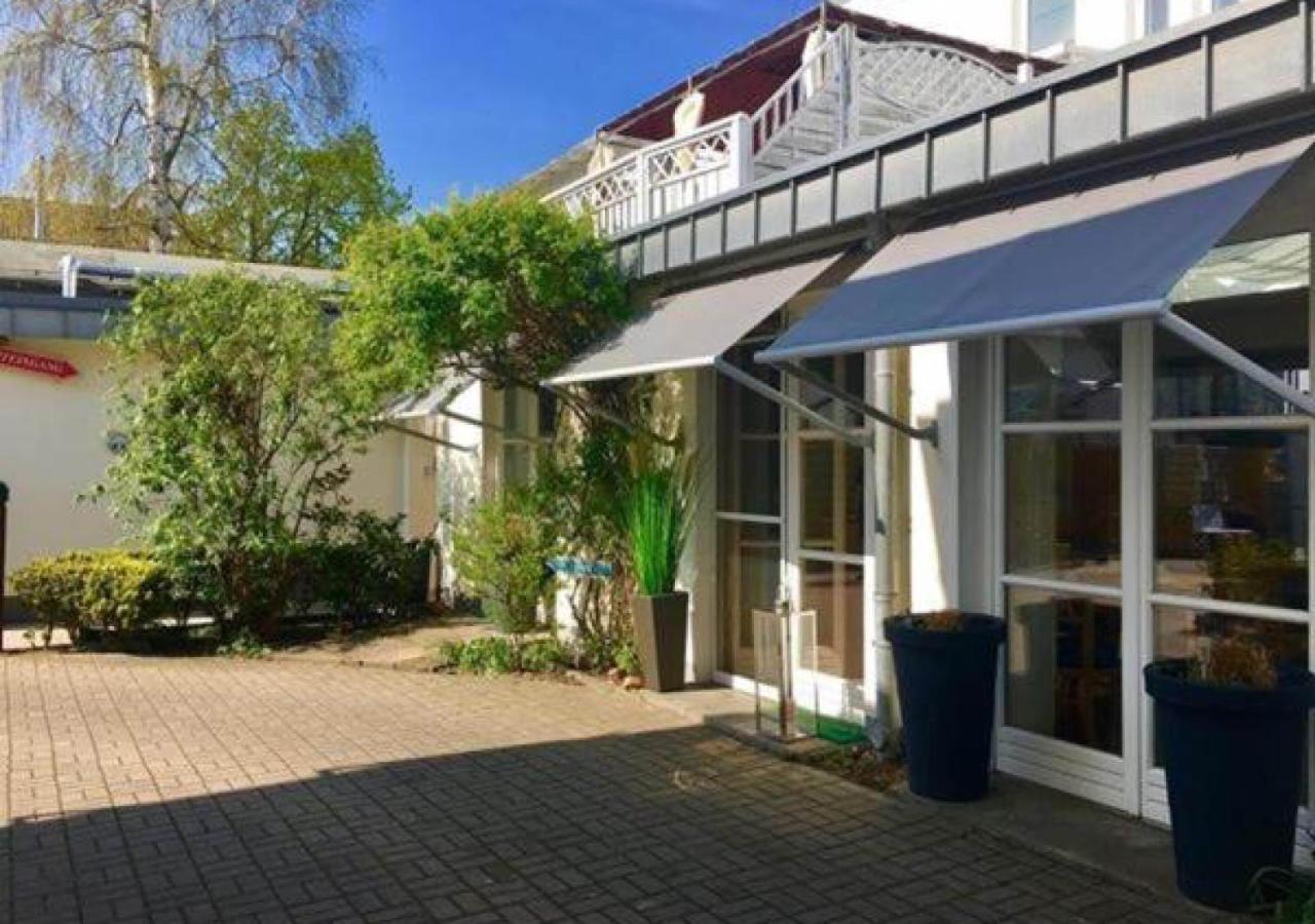 Hotel Zur Traube Kuehlungsborn Exterior foto
